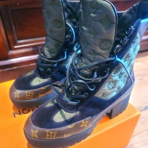 Louis Vuitton Laureate Platfom Desert Boot